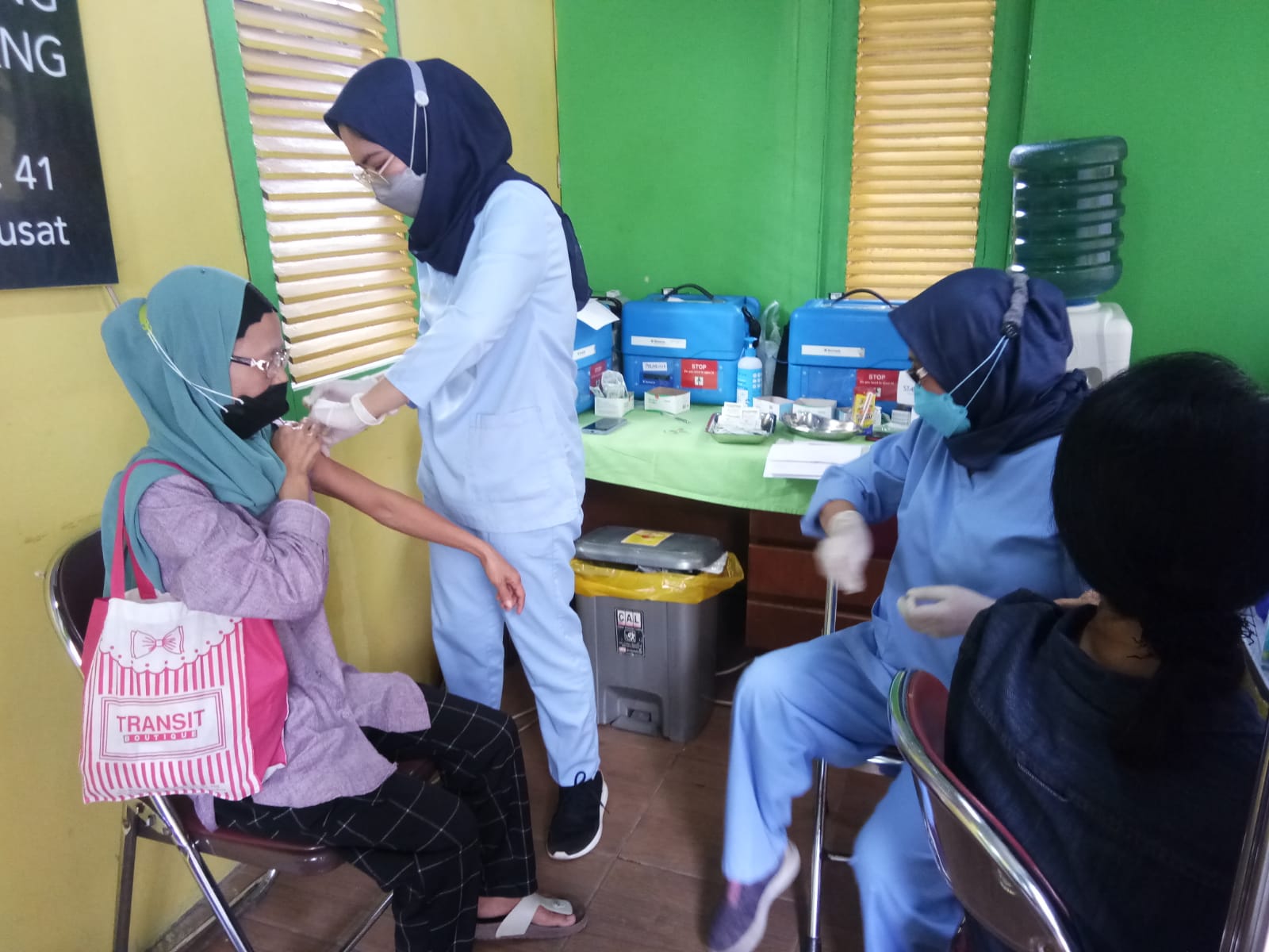 RSUD Tanah Abang Berkolaborasi dengan Kelurahan Kebon Kacang Gelar Vaksinasi Covid-19