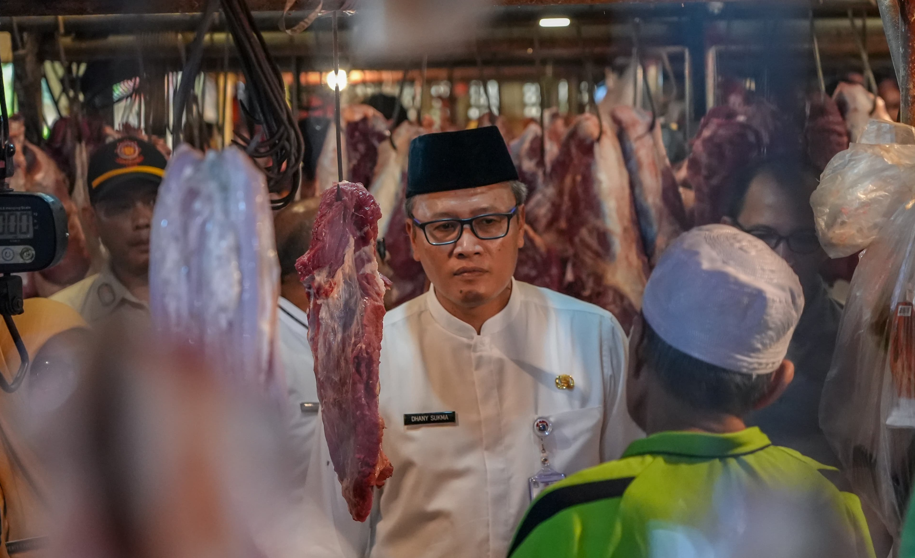 Jelang Ramadan, Wali Kota Jakpus Cek Harga dan Stok Pangan di Pasar Senen Blok III