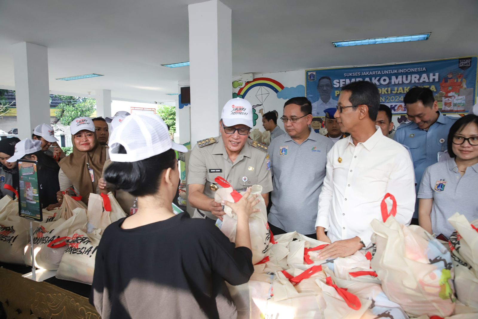 Pemprov DKI Siapkan 1.000 Paket Sembako Murah Bagi Warga Johar Baru