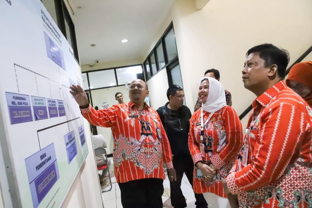 Plt Kabag Pemerintahan Jakpus Pimpin Monev Pelayanan Publik Kelurahan Duri Pulo